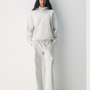 Aritzia Cozy Sweatfleece Boyfriend Wide Sweatpant - Heather cloud white